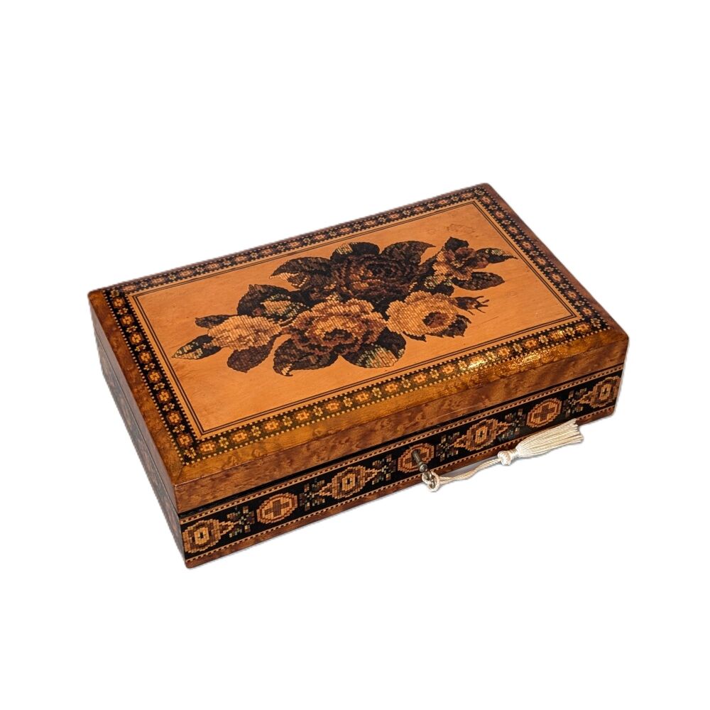 Fine tunbridge ware jewellery box by Thomas Barton.