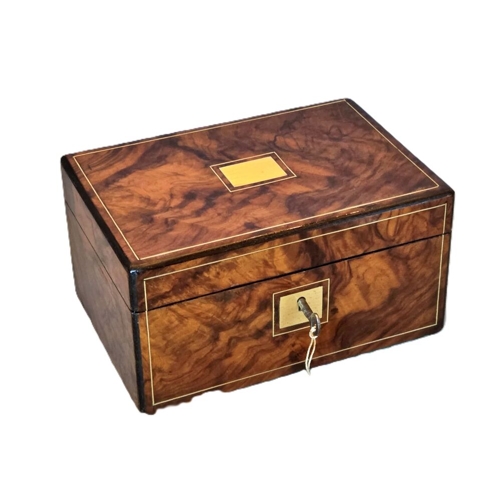 Fine quality diminutive burr walnut jewellery / trinket box.