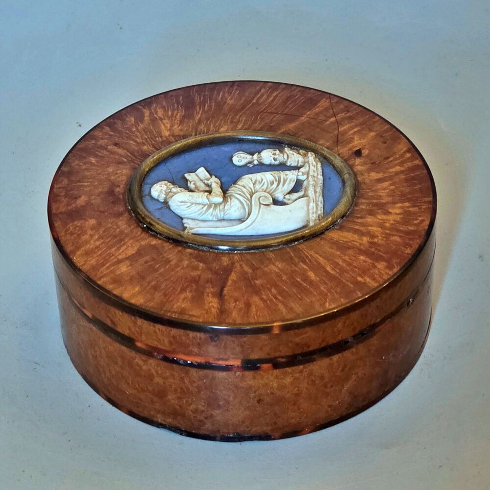 Stunning Victorian burr wood & tortoiseshell box.
