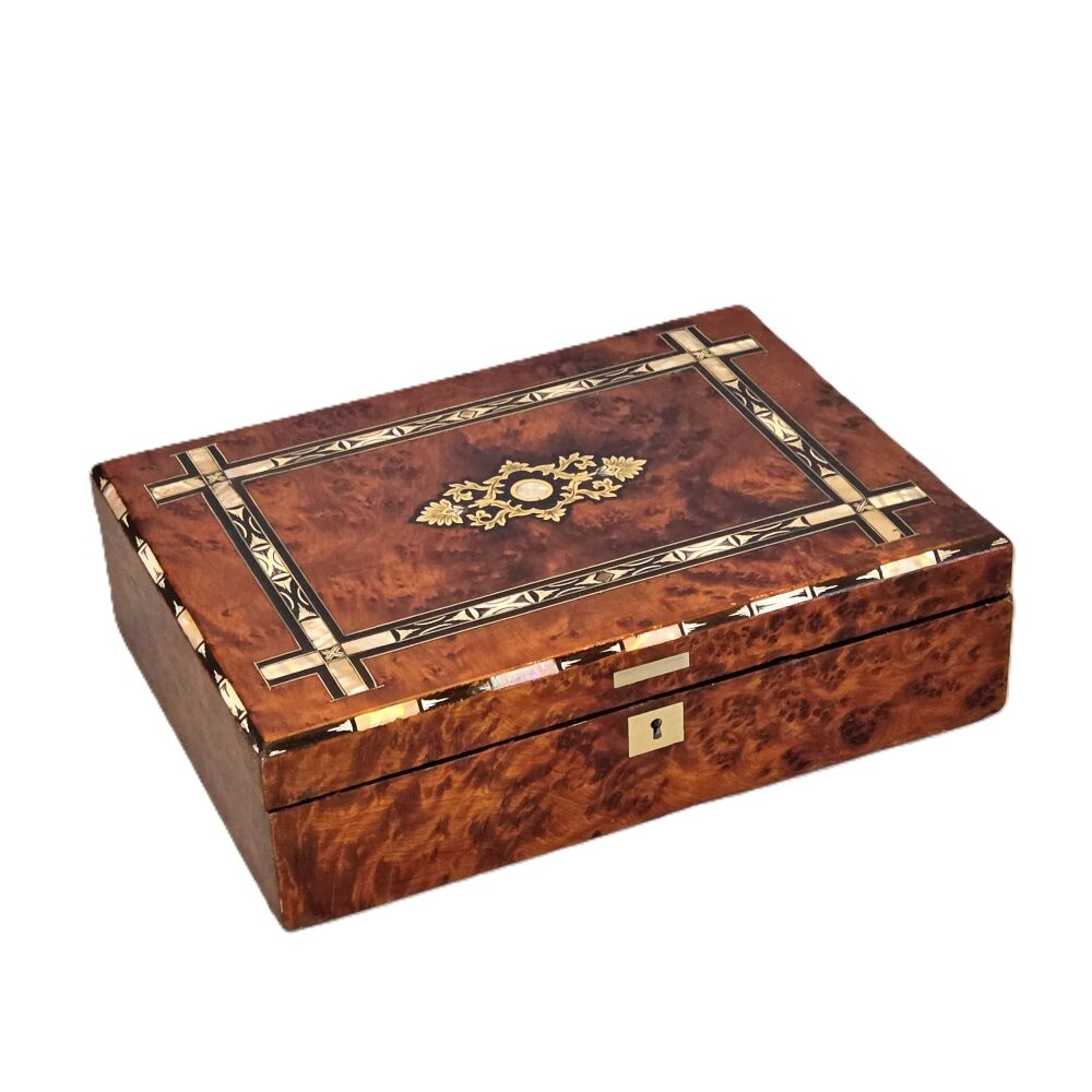 Victorian amboyna & inlaid jewellery / trinket box.