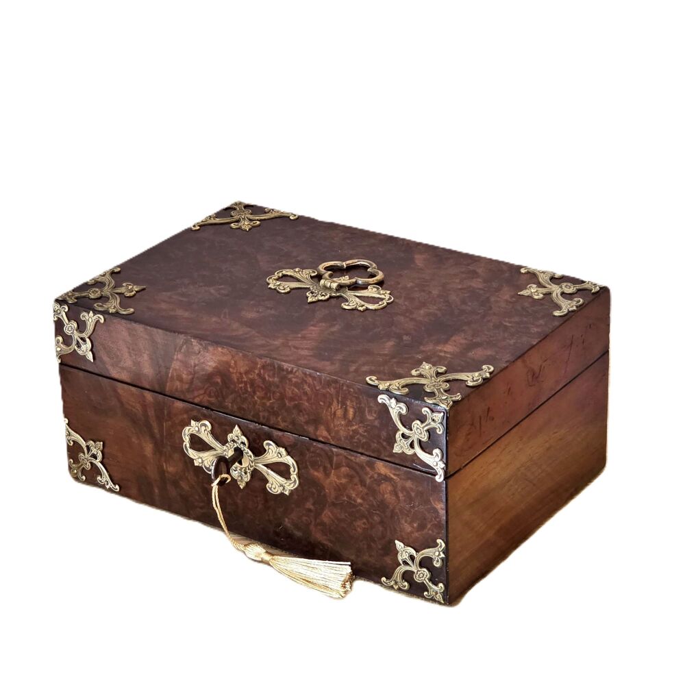 Fine Edwardian burr walnut & brass mounted jewellery box.