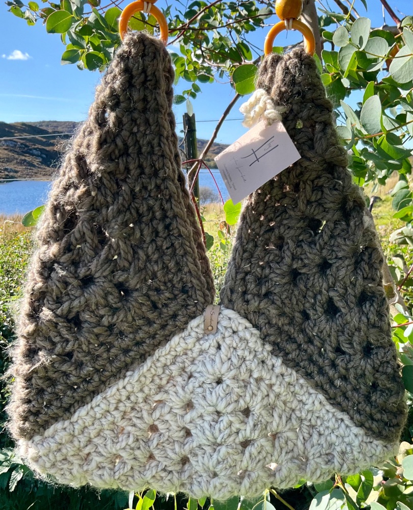 Hand crochet bag - super chunky cream & brown tweed / tan handle