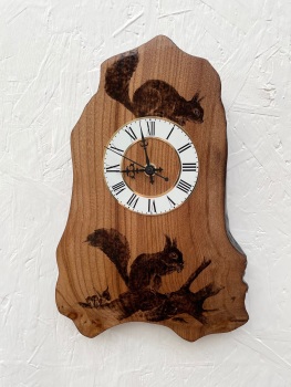 Squirrel clock 