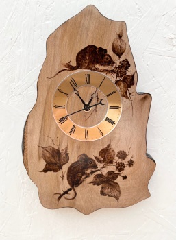 Woodmouse clock