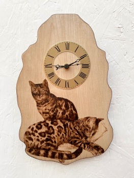 Bengal cat clock