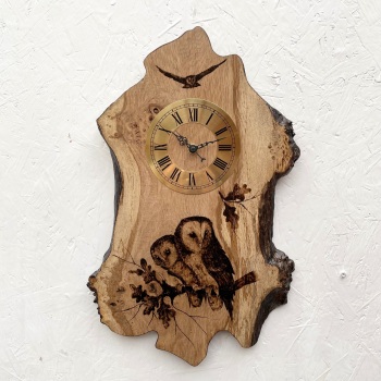 Barn owl clock