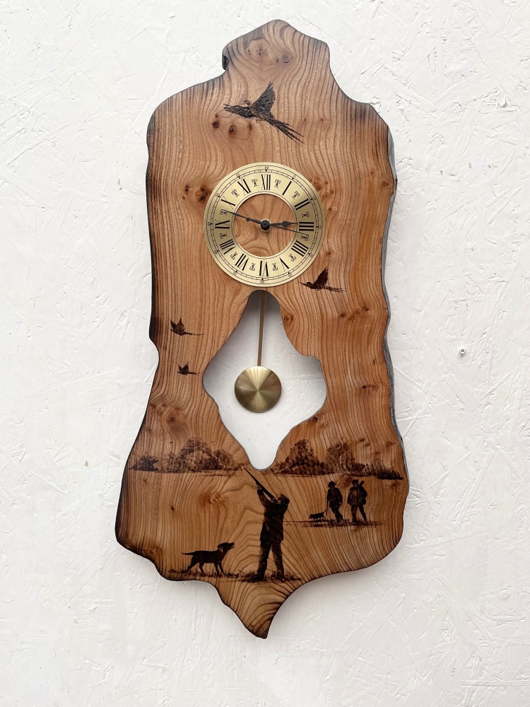 Huntsman pendulum, elm