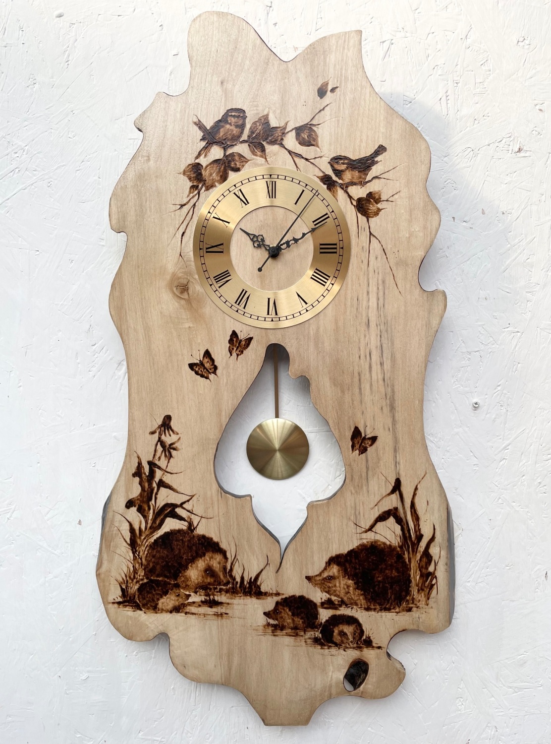 Hedgehog pendulum