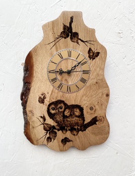 Sleepy owl clock