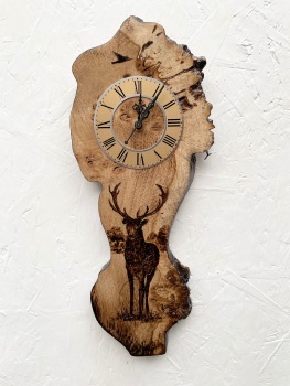 Stag clock