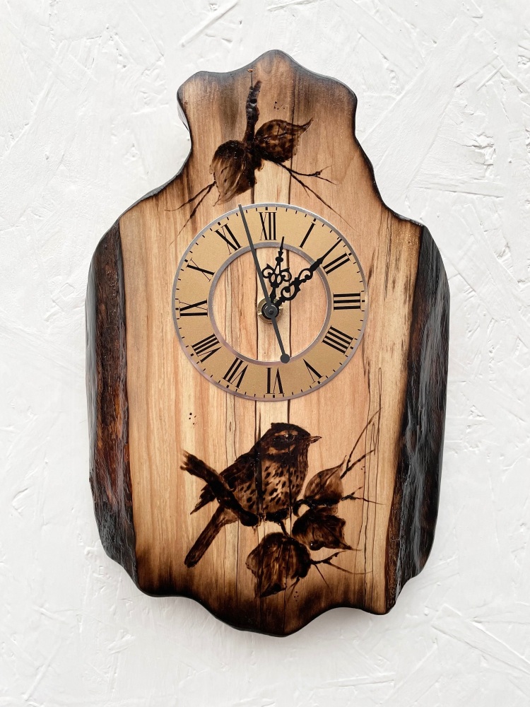 Redwing clock