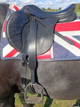 EquiPoise Wide Stirrup Leathers.