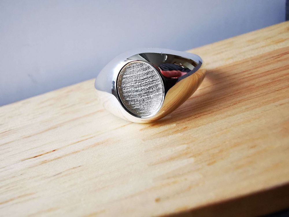 Oval signet Ring