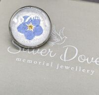 Forget me not pin/ brooch (with or without ashes)