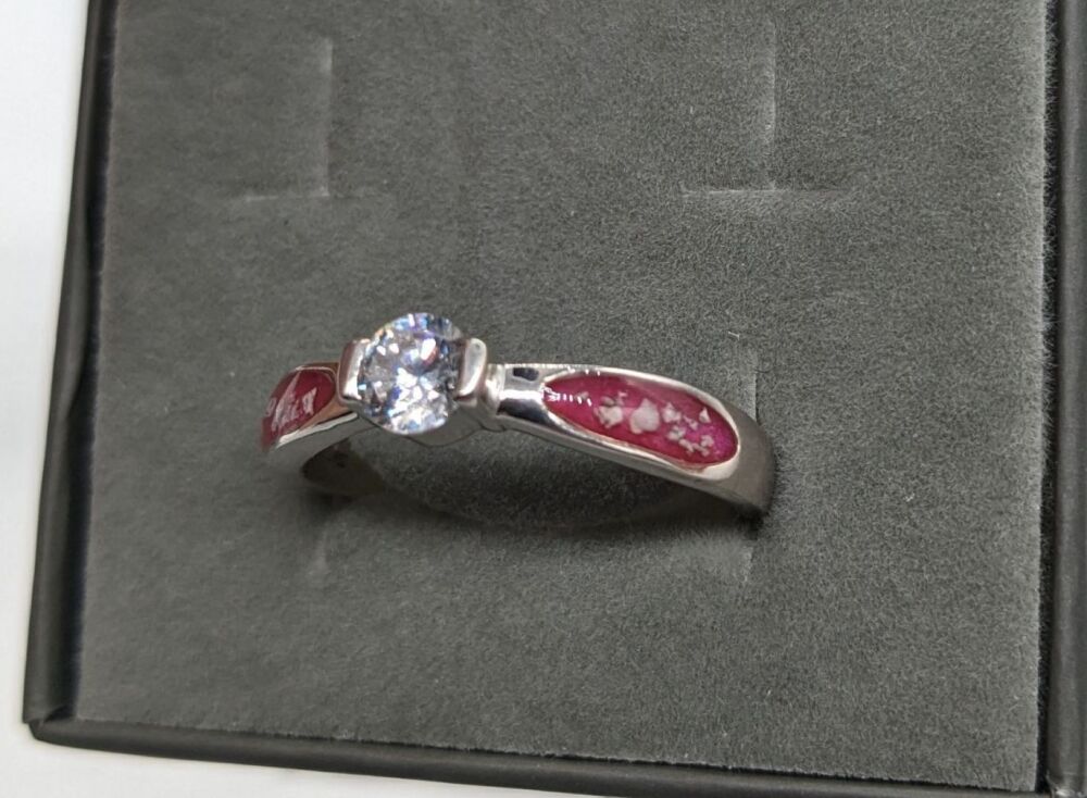 Solitaire ring - silver or gold