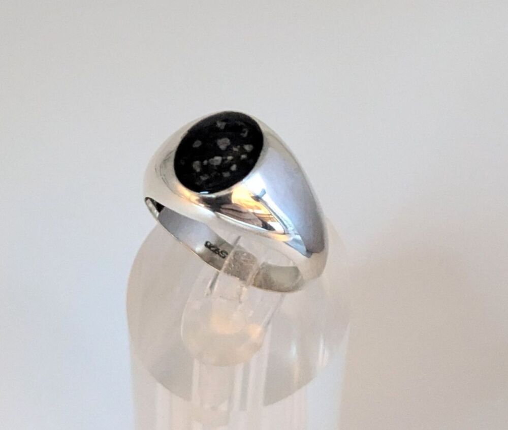 Oval signet Ring