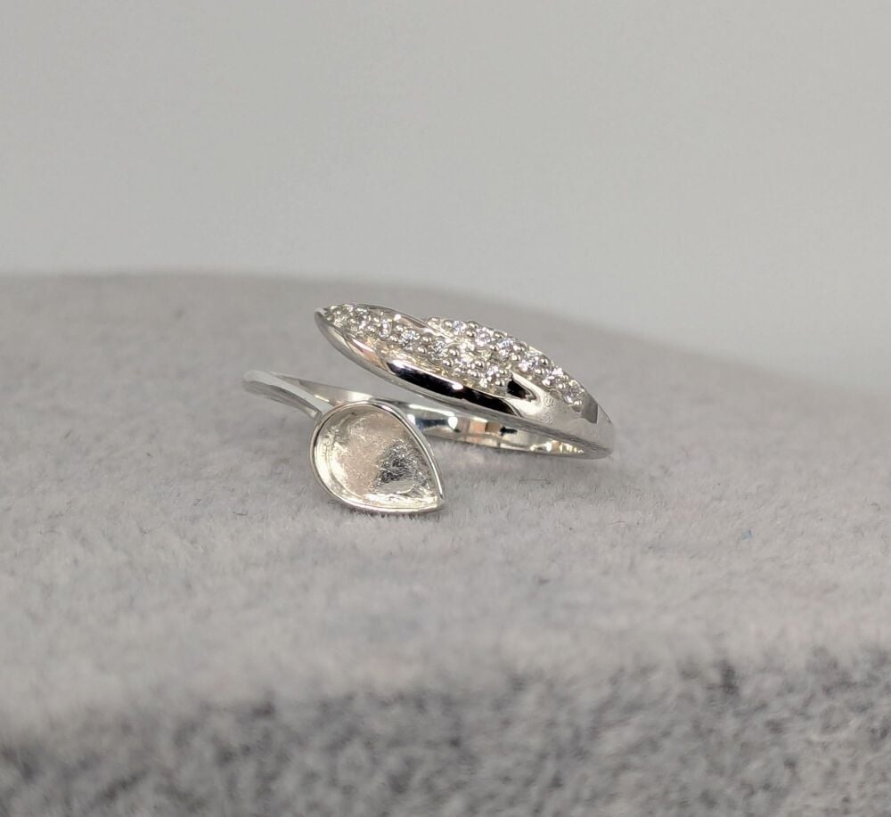 NEW DESIGN - 925 teardrop feather adjustable ring