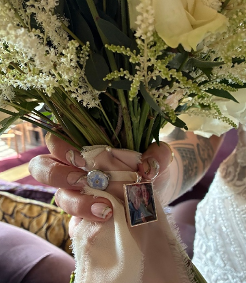bridal pin.png