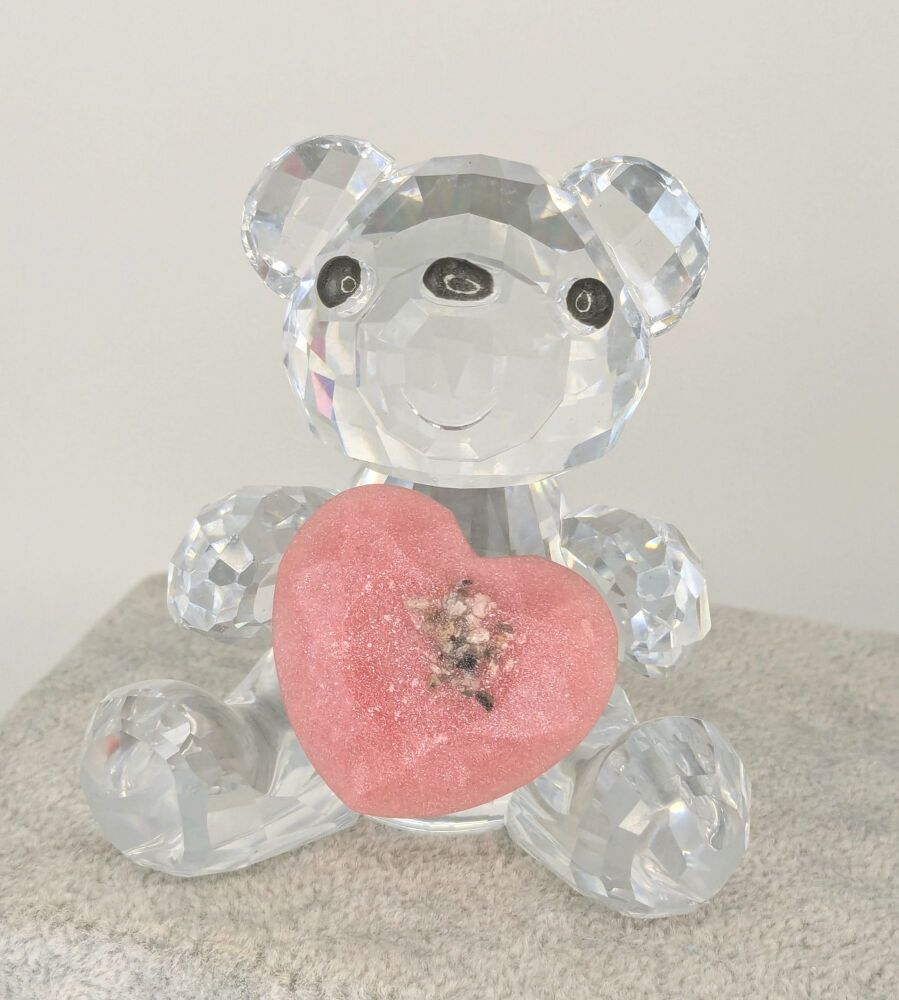 Memorial Resin Bear holding heart - NEW DISIGN
