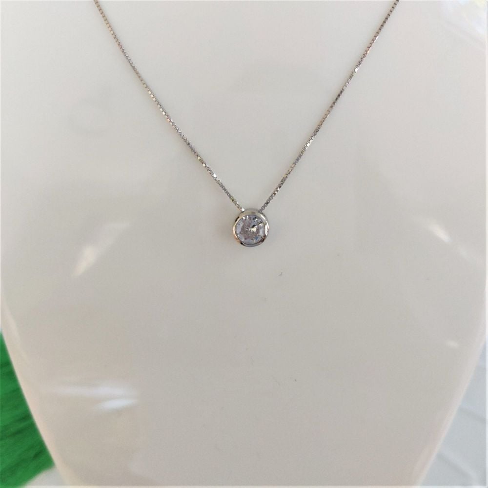 925 Sterling Silver Necklace Featuring Circle pendent Decorated with CZ