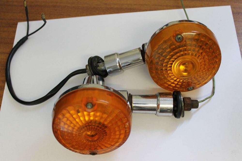 Suzuki GN125 Front Left and Rear Indicators 
