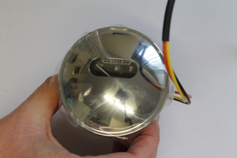 Harley FLHR FXST Fuel Gauge With Indicator Lamp 7509901A