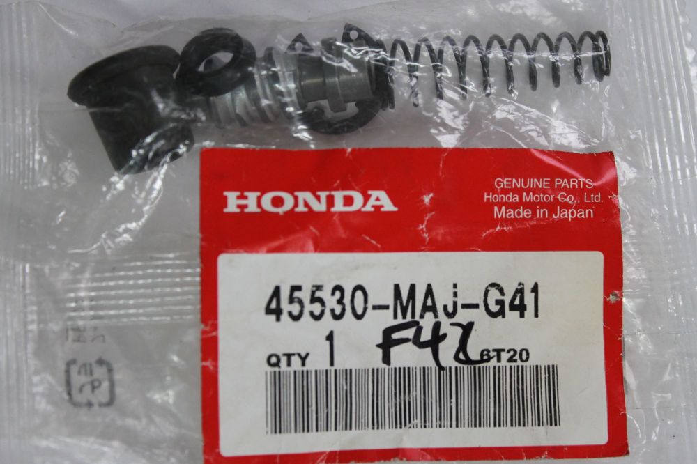 Honda XL1000 ST1100 CBR1100 VFR800 Front Brake M/C Rebuild Kit 45530-MAJ-G41