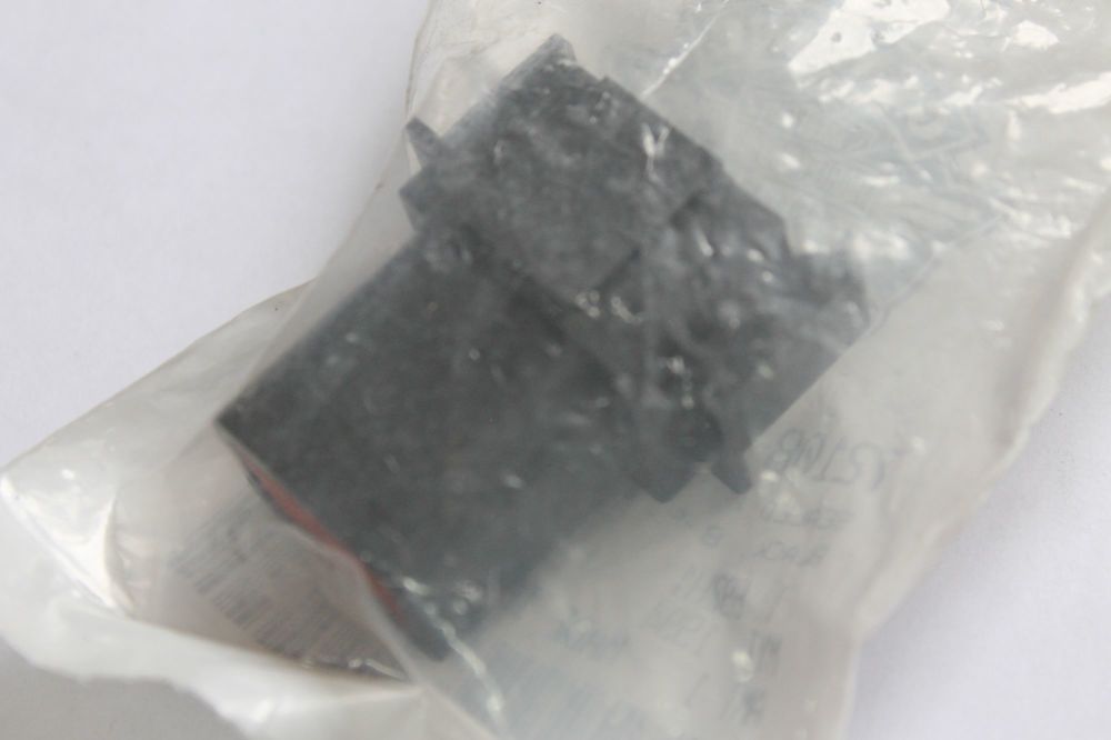 Harley PIN HSG,SEALED 8 PIN 72108-94BK