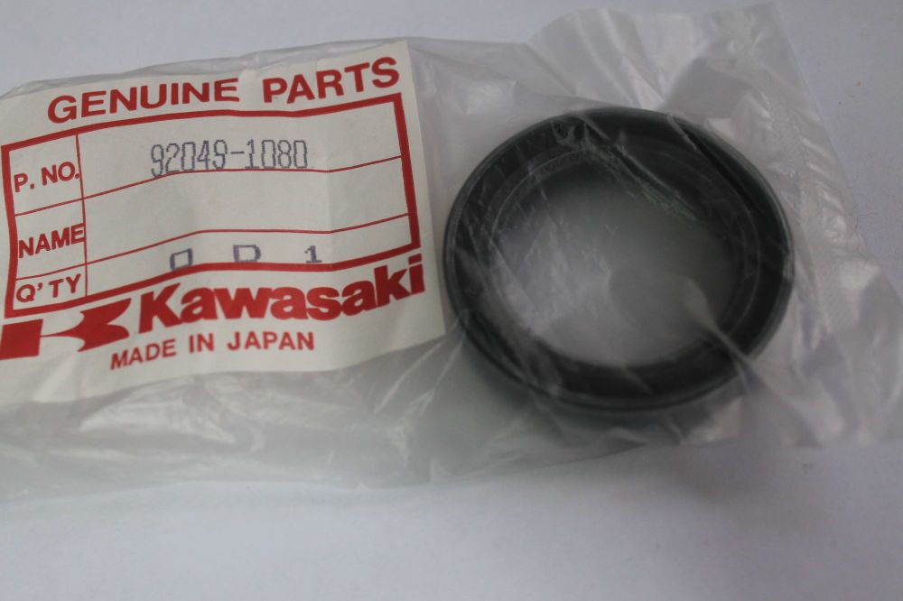 Kawasaki GPZ305 EX305 KX80 KE125 ER250 Front Fork Oil Seal 92049-1080