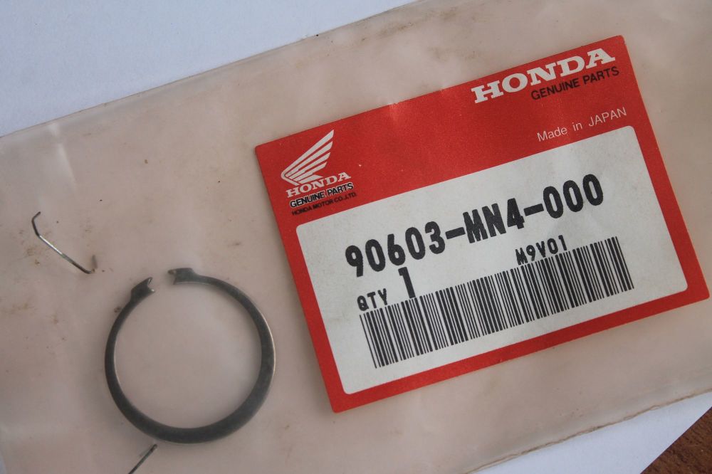 Honda CB1000 CB1300 Transmission Circlip 90603-MN4-000