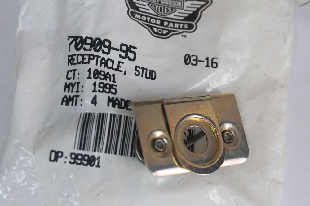 Harley Stud Receptacle 70909-95