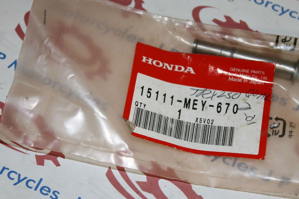 Honda CRF450 Oil Pump Shaft - Genuine - OEM - New Old Stock 15111-MEY-670