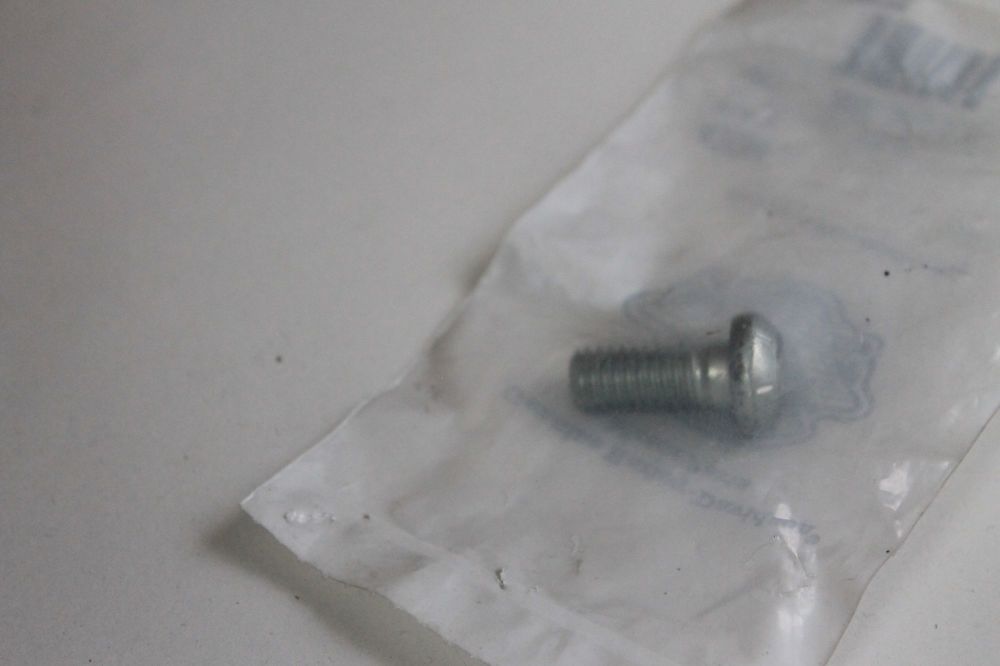 Harey Screw 1/2"-13 x 2" UNC Torx T50 Button Head (Grade 8)