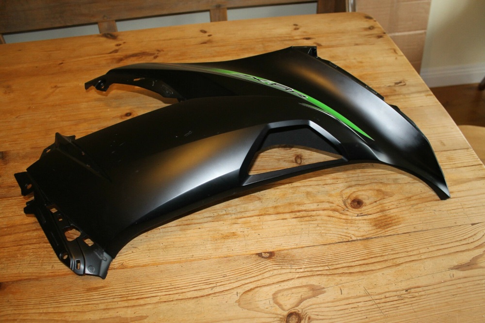 Kawasaki ZX6R Front Right Fairing Cowl Used Good Condition 55028-0445