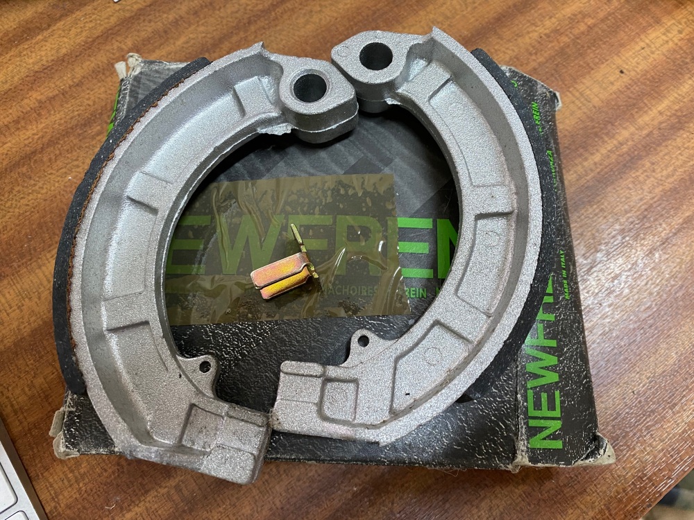 Vespa Brake Shoes 80,125,FL125,FL2,GS60, PE200 Part nr GF0128 - A127