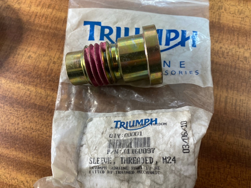 Triumph Rocket 3 Sleeve Threaded M24 T1160097 - L70