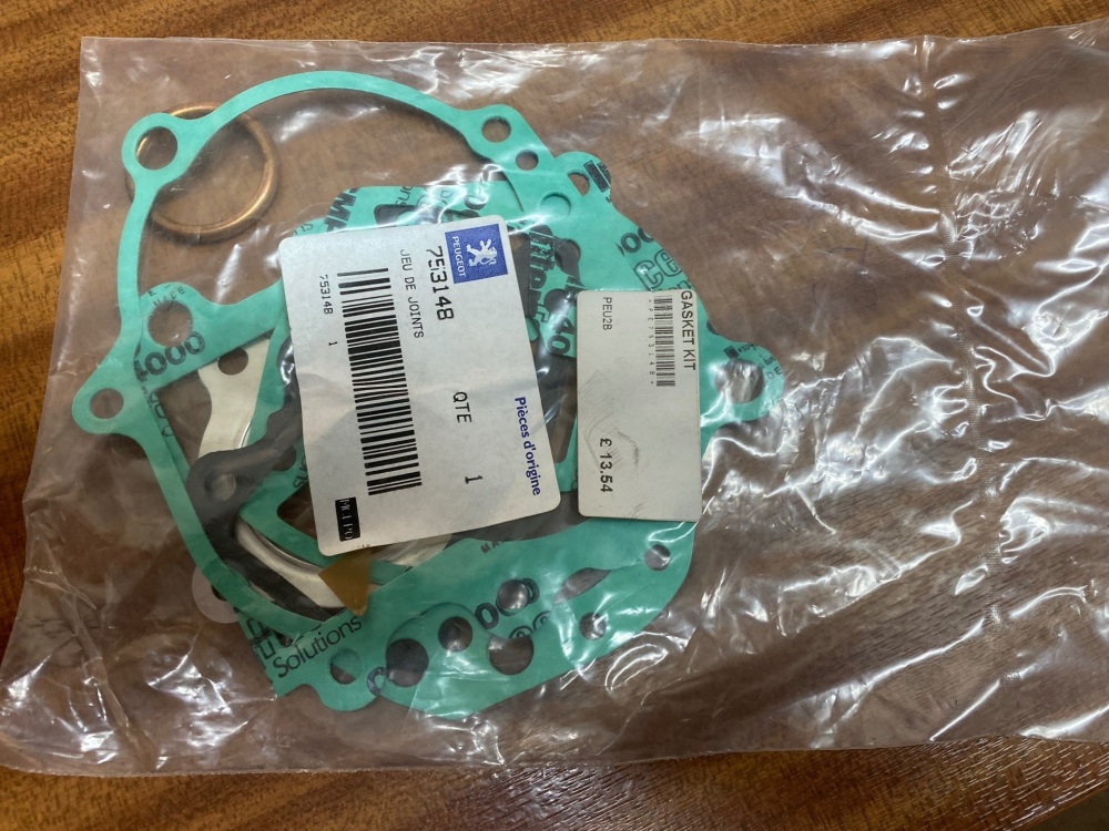 PEUGEOT TREKKER 50 TKR GASKET SET PE753148 - L68