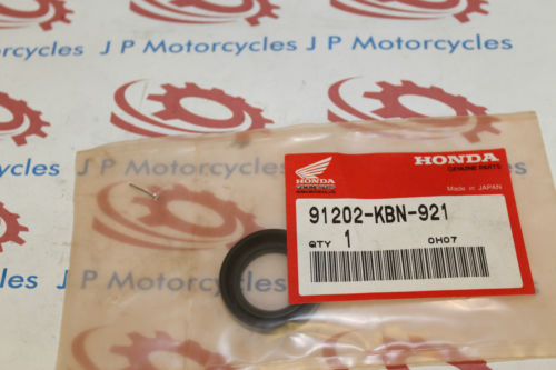Honda SFX50 SGX50 SH50 SJ50 SZX50 Crankcase Oil Seal 91202-KBN-921