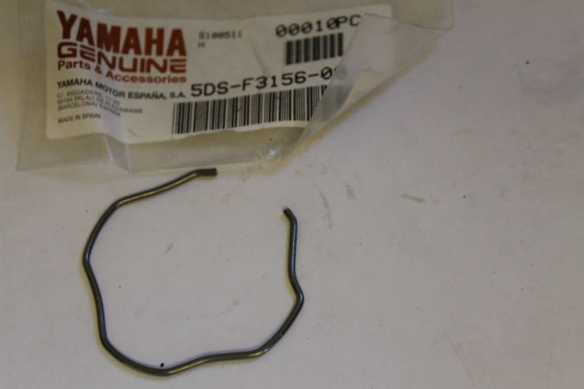 Yamaha Fork Oil Seal Clip TZR50 YZFR125 YP125 YP180 Majesty p/n 5DS-F3156-0