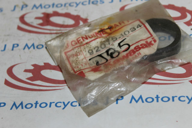 Kawasaki KL250 Side Cover Damper 92075-1034
