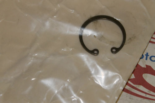 Kawasaki ZX1200 ZX1000 Oil Gauge Circlip 92033-1305