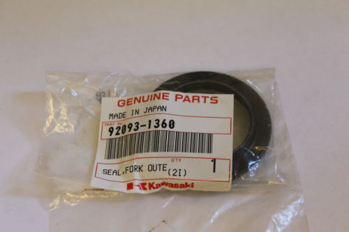 Kawasaki ZX600 ZX600R Ninja Fork Seal 92093-1360