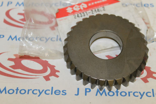 Suzuki LT185 3rd Driven Gear NOS p/n 24331-24402