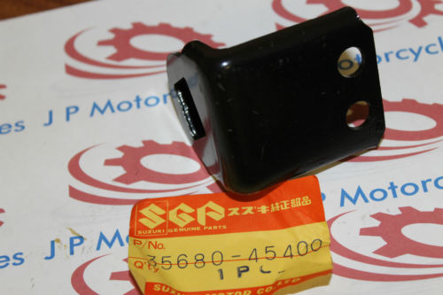 Suzuki GS750E GSX750 Front Left Indicator Bracket 35680-45400