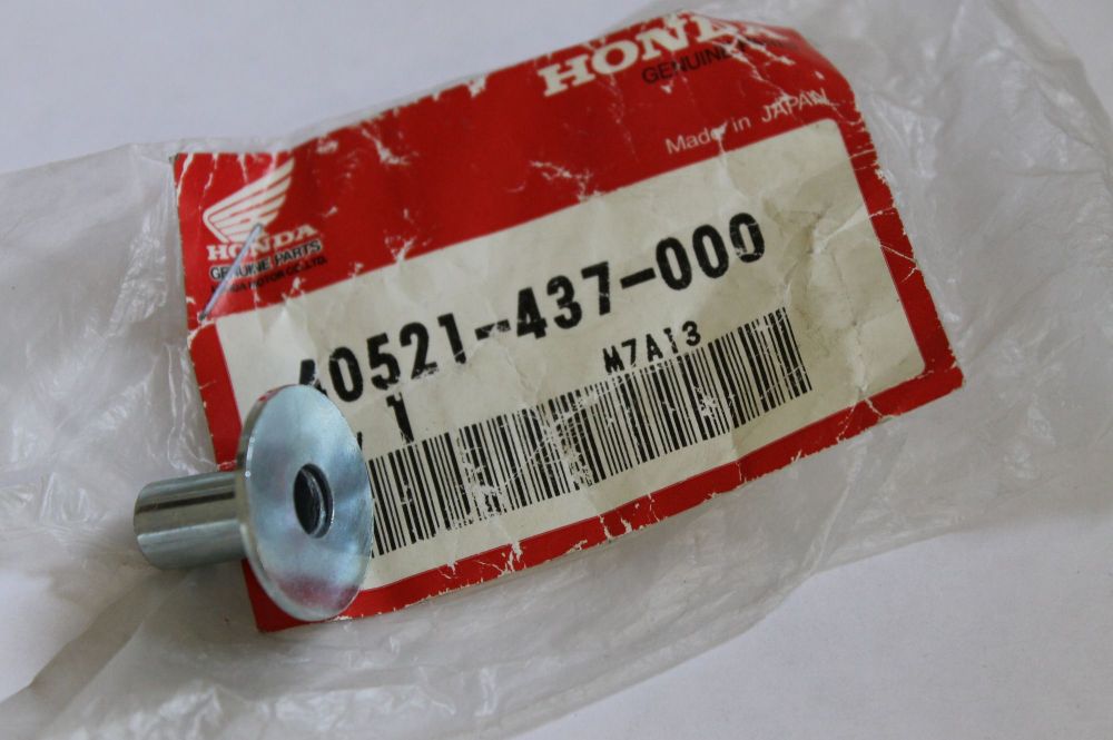 Honda XL125 XL250 XR250 XR650 CBR1100 GL1500 Chaincase Tail Light Collar 40521-437-000