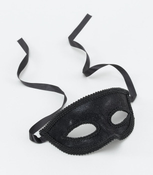 Black eye-mask.