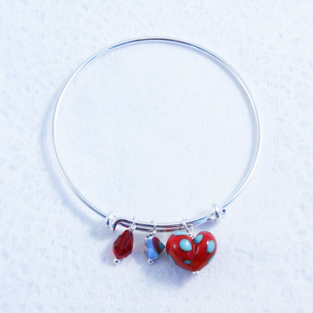 Red & Turquoise Glass Heart Bead Bangle