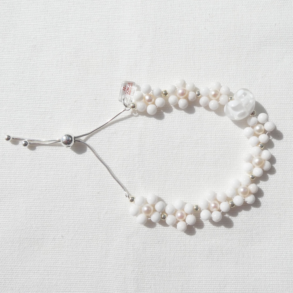 Pearl White Flower Bracelet