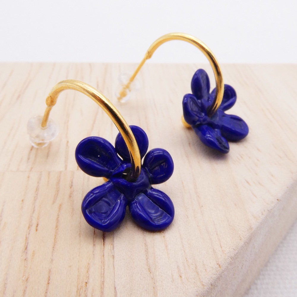 Medium navy glass Flower hoop earrings-gold