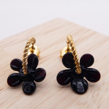 Small Black Flower twisted  hoop earrings-gold